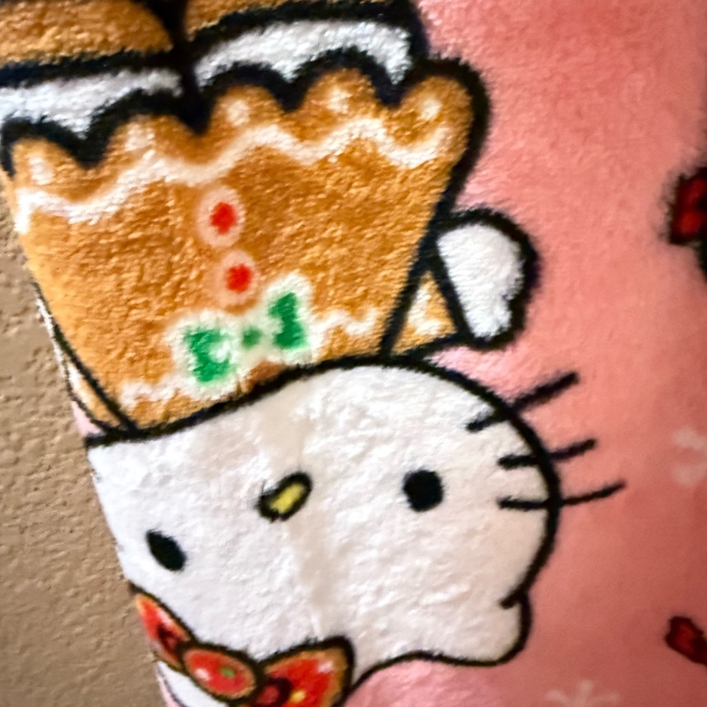 Hello Kitty plush throw - Picture 2 of 4
